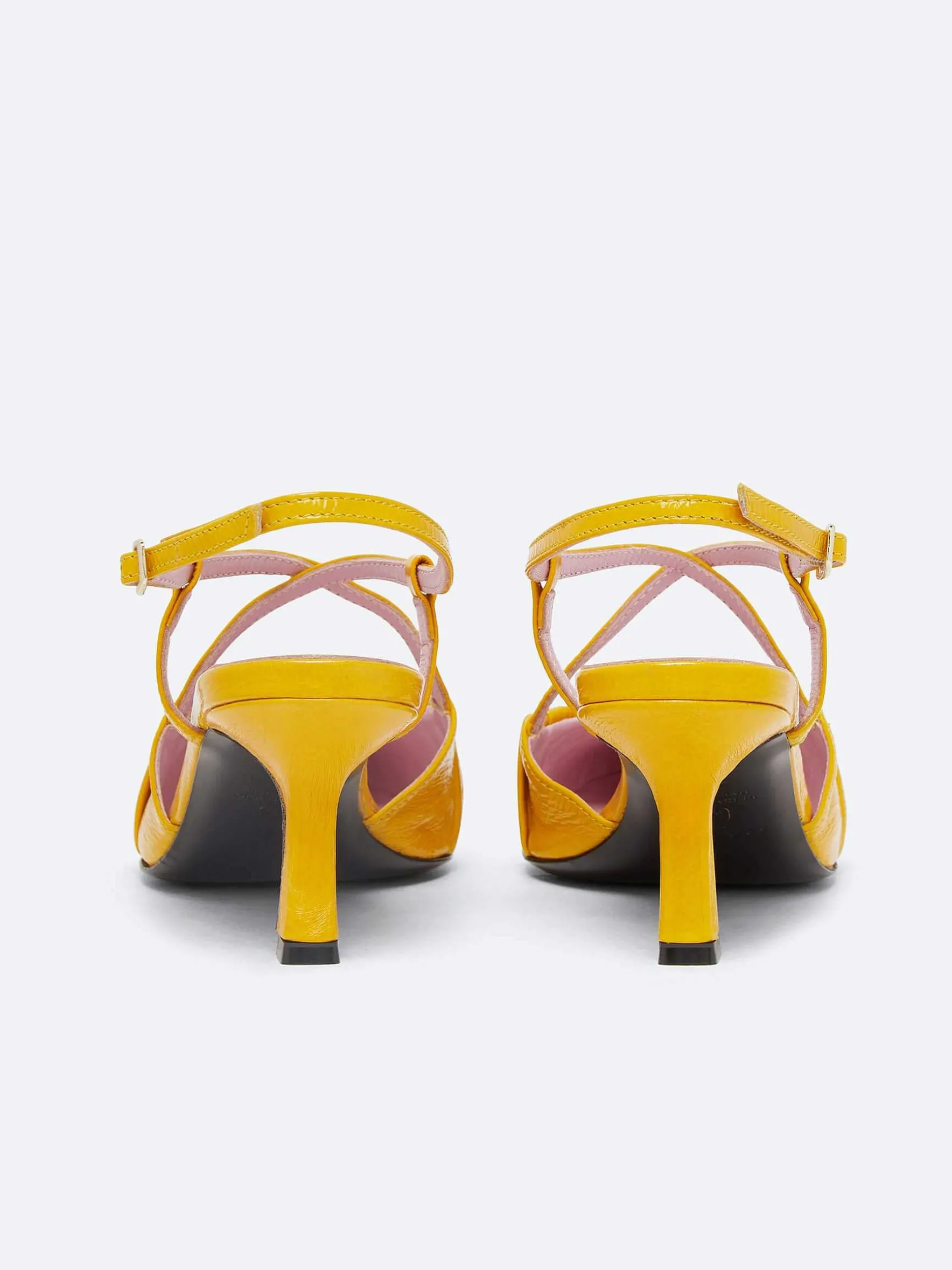Carel Pompen>Gele, Gerecyclede Naplack Lederen Slingback Pumps