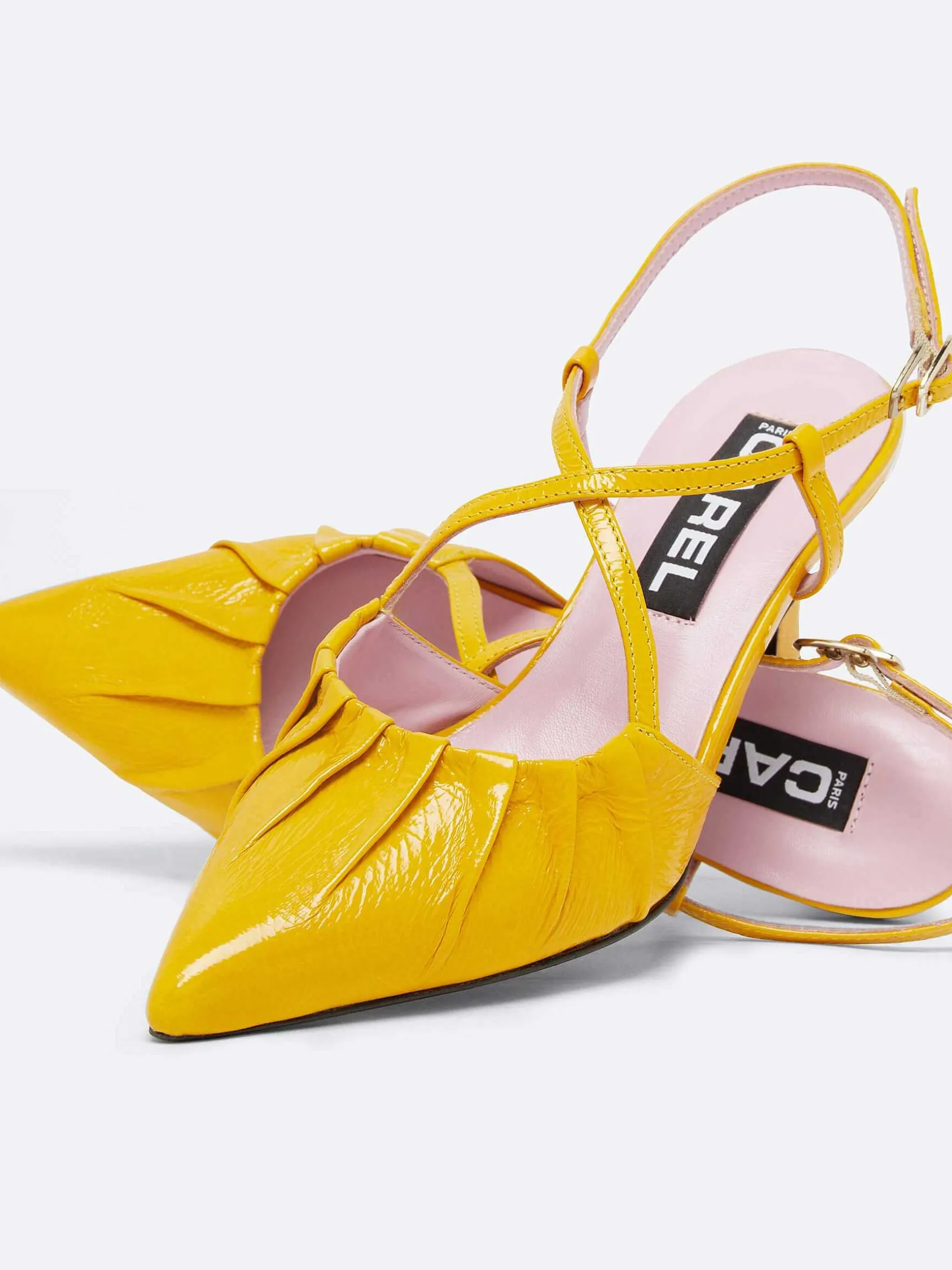 Carel Pompen>Gele, Gerecyclede Naplack Lederen Slingback Pumps