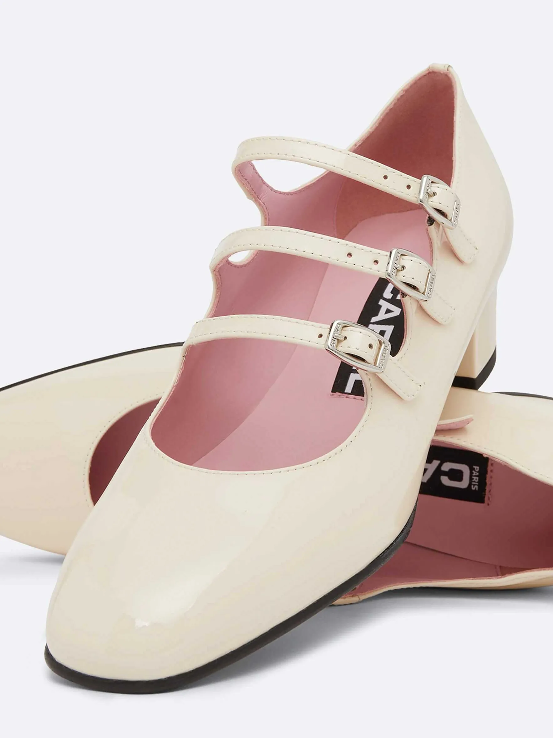 Carel Maria Janes>Ivoorkleurige Upcycled Lakleren Mary Janes Pumps