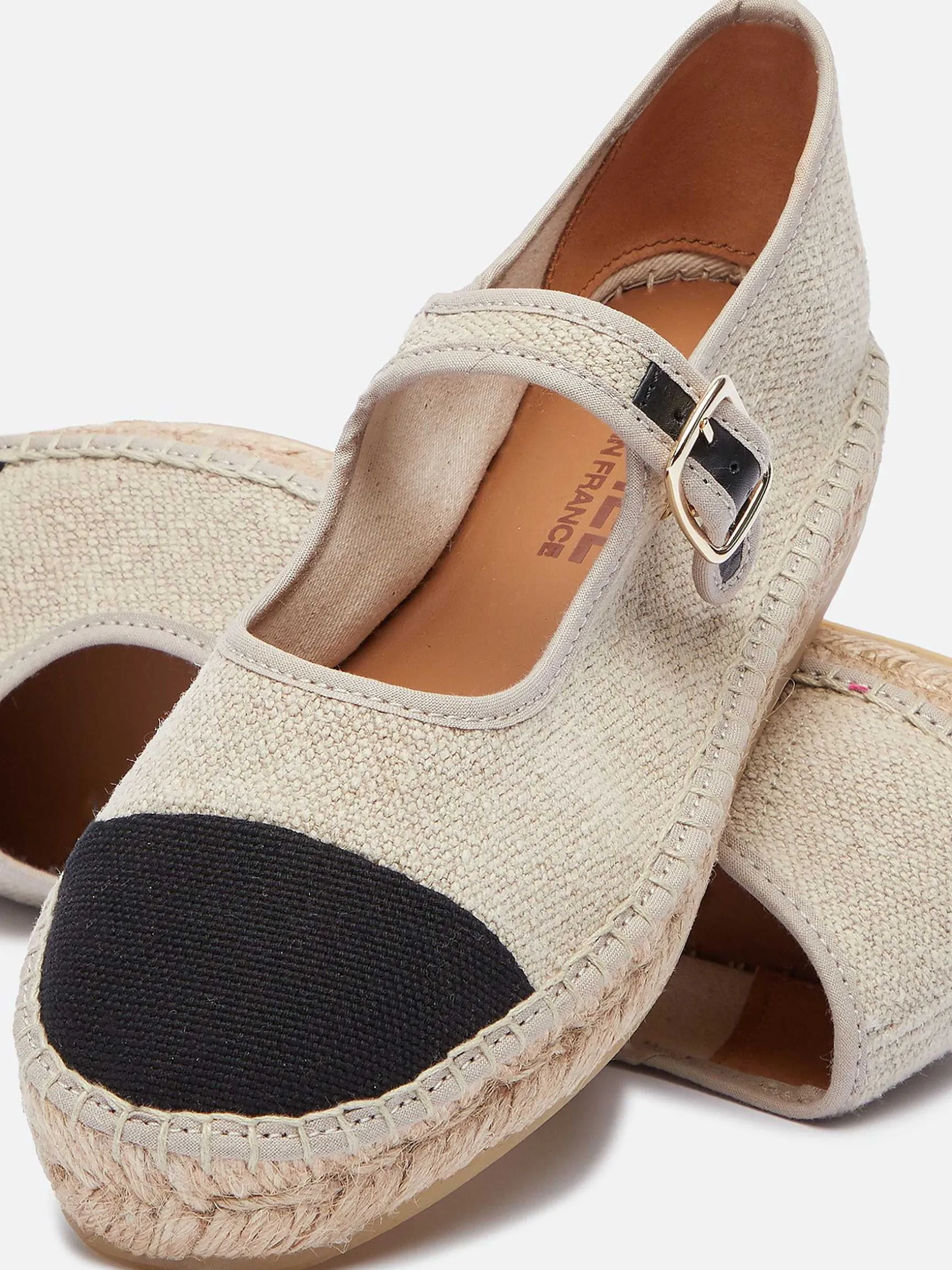 Carel Espadrilles>Natuurlijk En Zwart Linnen Mary Janes Espadrilles