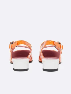 Carel Slingbacks>Oranje En Wit Lakleer Slingback Mary Janes