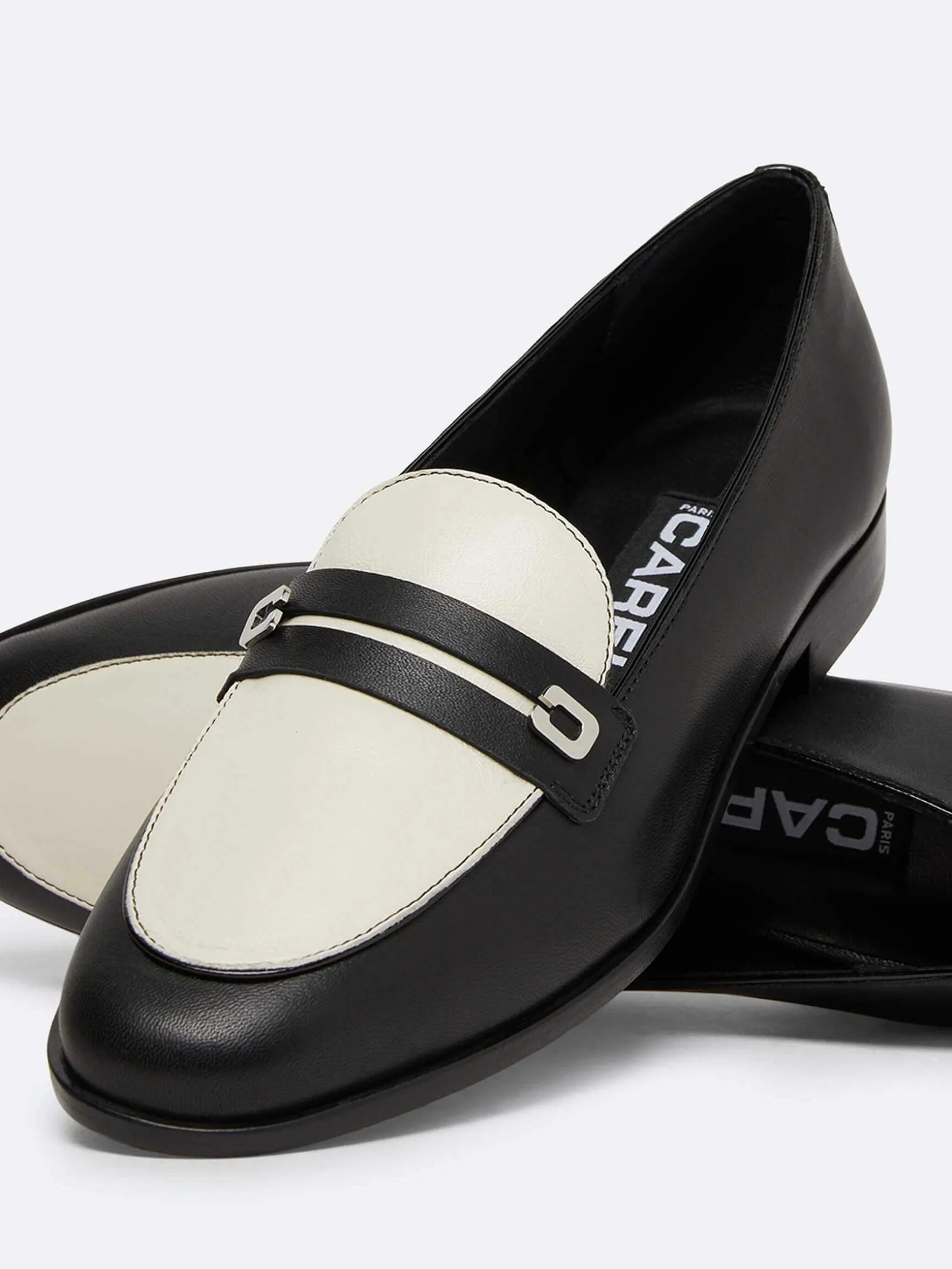 Carel Loafers>Zwart En Ivoor Lederen Loafers